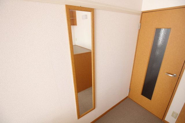 レオパレスフローレス州見台のその他|姿見