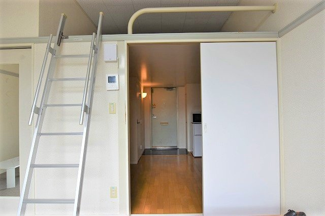 レオパレス相楽台の居間・リビング