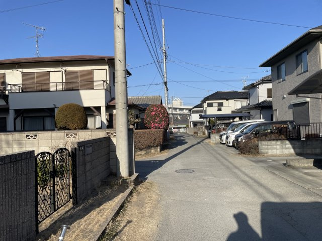 【前面道路含む現地写真】 | 深谷市上野台第24  LiveleGarden.s　新築戸建　全3棟　2号棟 | 1/18撮影