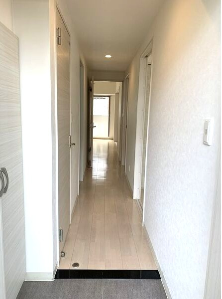 GRANDUKE鶴舞の玄関