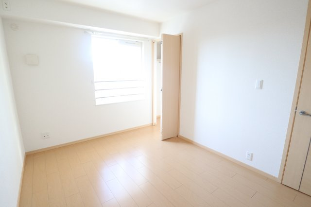 エスメラルダの洋室