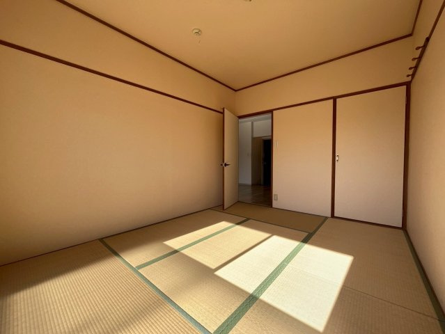 モダンアパートメント神戸宝塚Ⅱの和室|※同建物の類似写真となります。