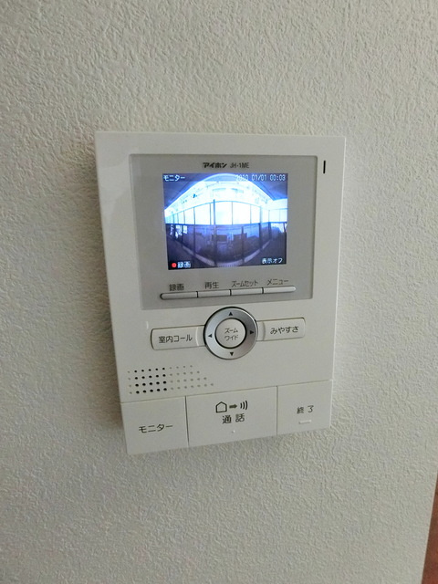 ヒルズオザクのセキュリティ|来客者が確認できる安心のTVモニターホン