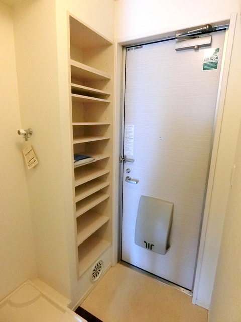 ヒルズオザクの玄関