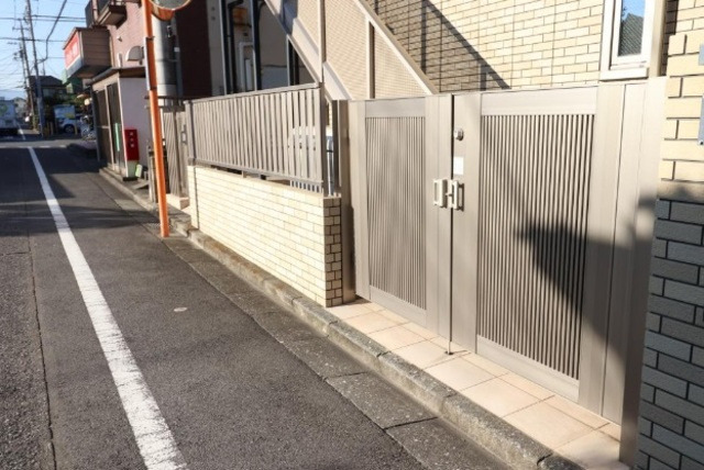 ヒルズオザクのエントランス