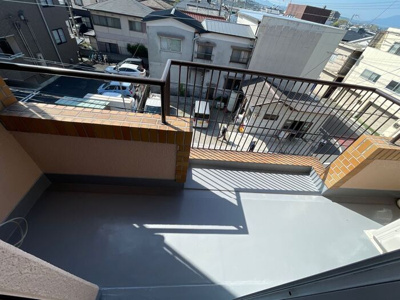 【バルコニー】 | 依岡ビル