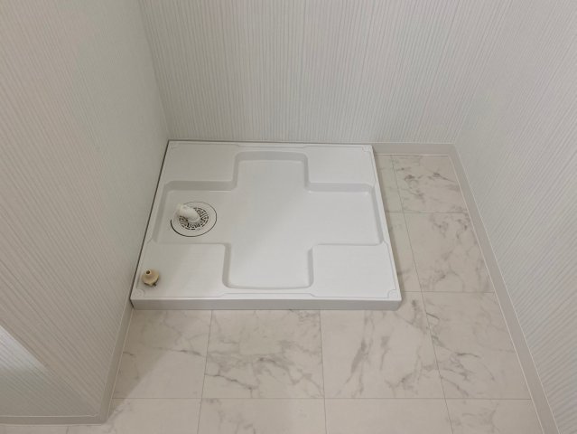 アピエス瀬戸末広町のランドリースペース|防水パン付き室内洗濯機置き場。