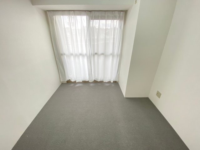 アピエス瀬戸末広町の洋室|☆洋室　5帖☆
バルコニーに面した明るい洋室♪お子様の一人部屋デビューにもいいですね♪