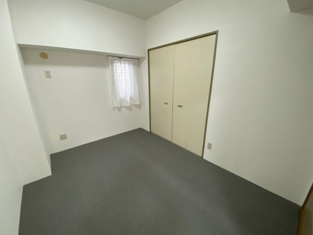 アピエス瀬戸末広町の寝室|☆寝室　5.8帖☆
一人で過ごす時間も大切にできます。