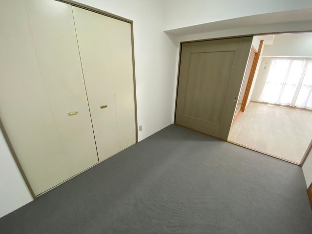 アピエス瀬戸末広町の寝室|☆寝室　5.8帖☆
5.8帖の主寝室。広々クローゼット付きでご夫婦共有でお使いいただけます！