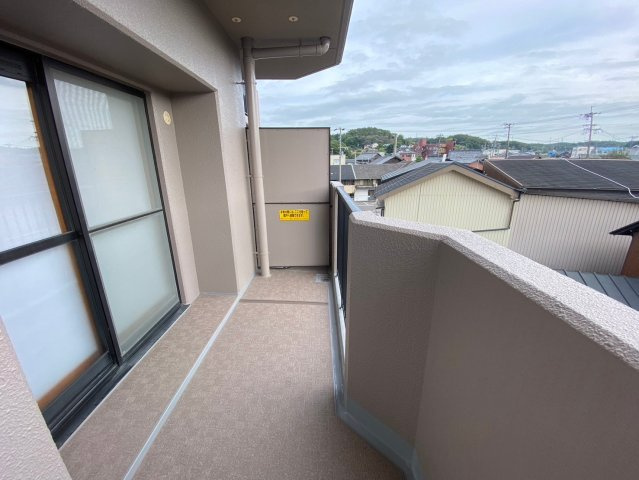 アピエス瀬戸末広町のバルコニー|陽当たりのいいバルコニー♪天気のいい日はお布団や洗濯物をたくさん干せます♪