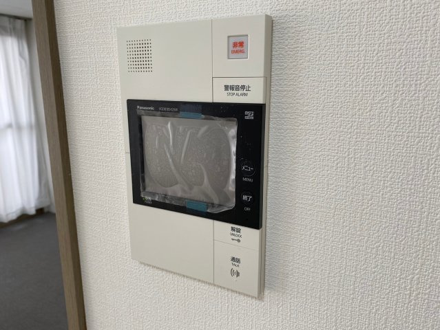 アピエス瀬戸末広町のセキュリティ|モニター付きインターホンは、来客の際に来訪者のお顔を確認できるので安心です！