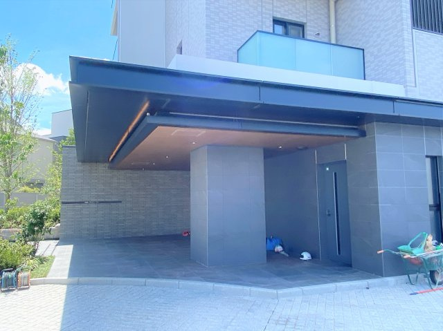 プラウド大府のエントランス