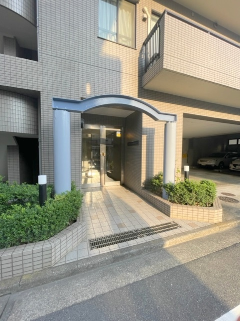 立川錦町スカイマンションのエントランス
