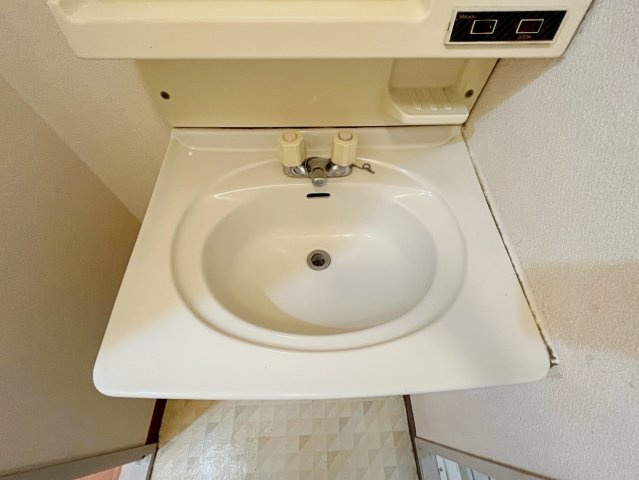 メゾンド中山の洗面所