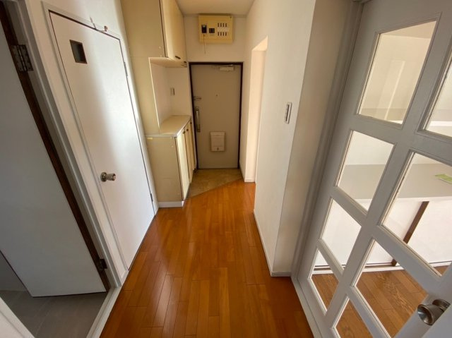 廻間公園マンションのその他|明るい廊下ですね！