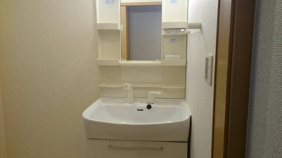 【洗面所】 | こうやリバーサイドヒルズⅠ番館 | 広い洗面スペース