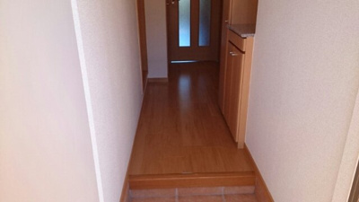 【玄関】 | こうやリバーサイドヒルズⅠ番館 | シンプルで使いやすい玄関です