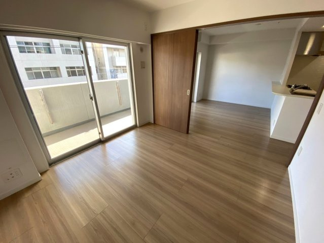 ヴェルディーク荒子川公園の寝室|☆6帖☆
バルコニーに面している明るくて開放感のあるお部屋です♪