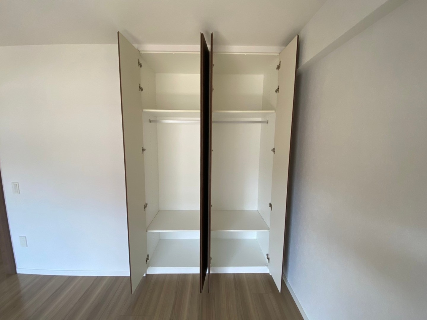 ヴェルディーク荒子川公園の収納|ポールハンガー付きなので、衣類をハンガーに掛けたまま収納できるクローゼットです！