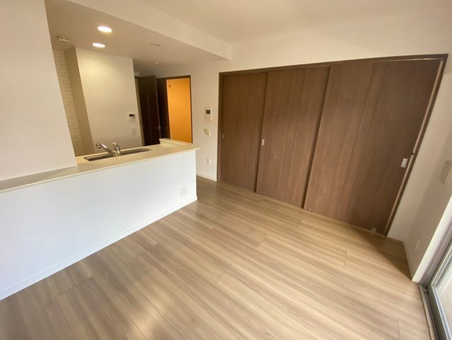 ヴェルディーク荒子川公園の居間・リビング|南向きで明るいリビング♪