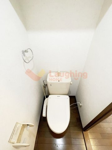 クラウンVのトイレ|落ち着いたトイレです※同タイプのお部屋になります。