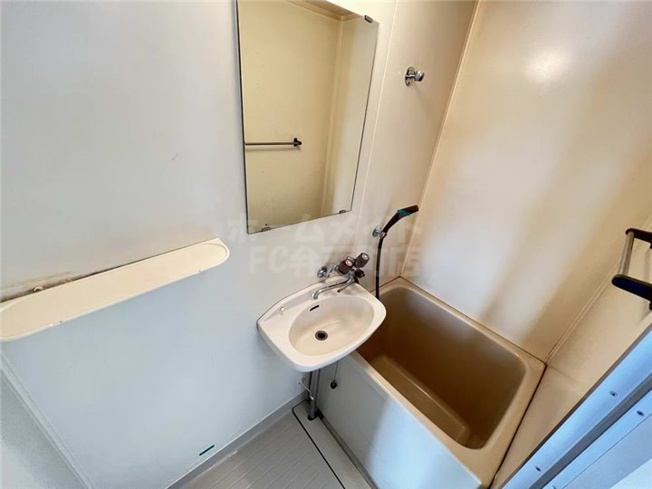 【浴室】 | セントラルハイツ九条 | お風呂で日々の疲れを落としましょう