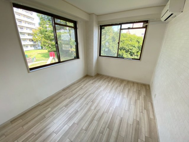 イブサン森孝新田の洋室