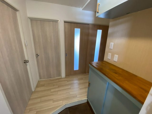 イブサン森孝新田の玄関