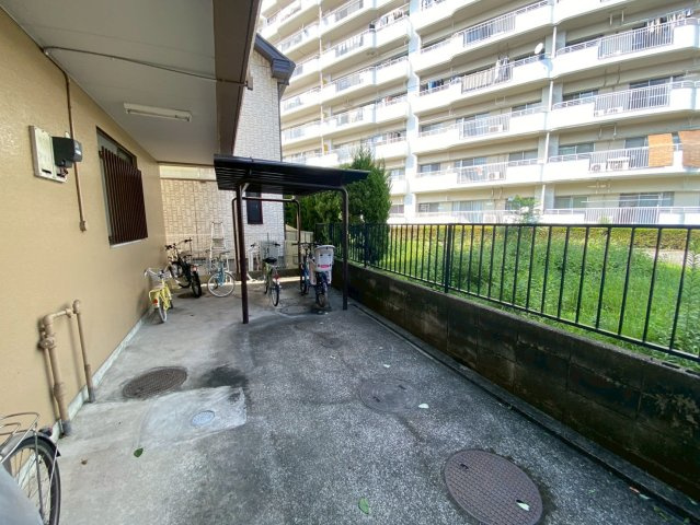 イブサン森孝新田の駐輪場