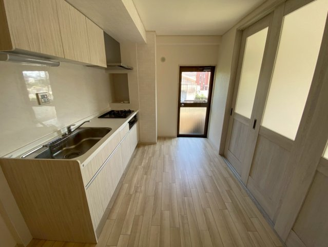 イブサン森孝新田のキッチン|システムキッチン♪収納たっぷりで、調理器具や調味料も出し入れもしやすいですね！