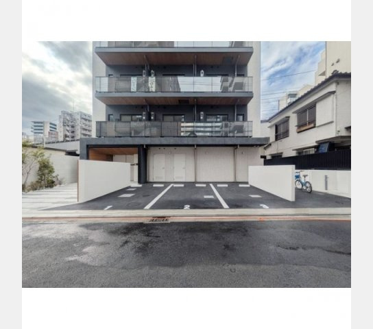 スタイリオ新丸子NORTHの駐車場