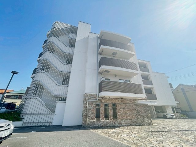 プレシャス小林