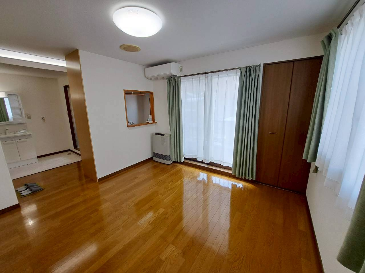 レ・シスコの洋室