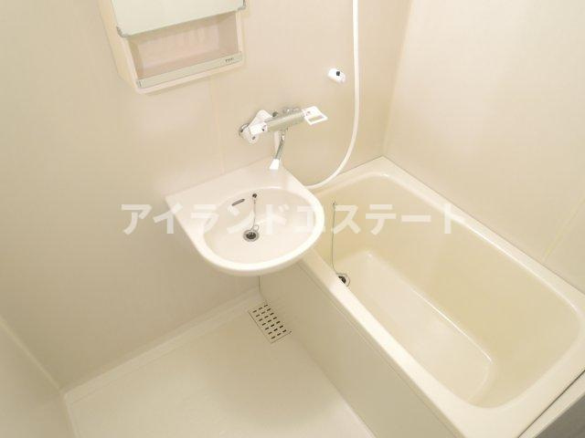 メゾンドエスポワール　バストイレ別　陽当たり良好の浴室