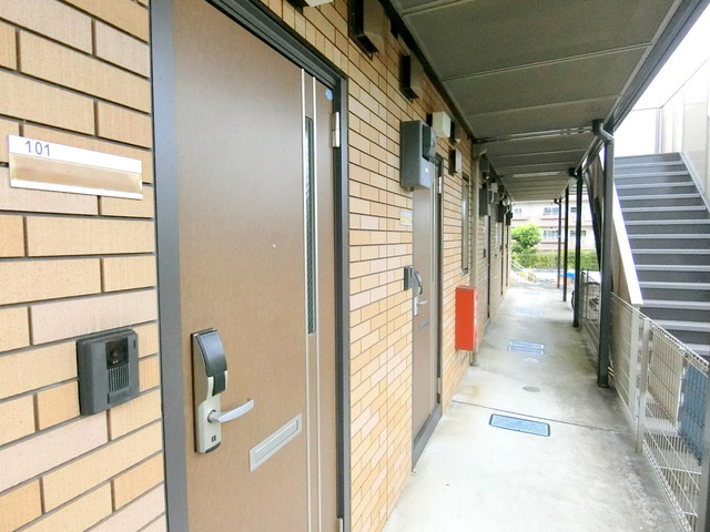 Ｄｒｅａｍ　Ｌｉｇｈｔｓのエントランス|通路