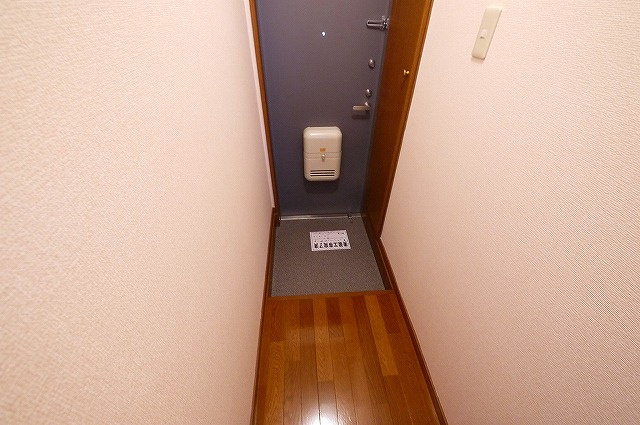 サニーハウスタムラの玄関|落ち着いた玄関です