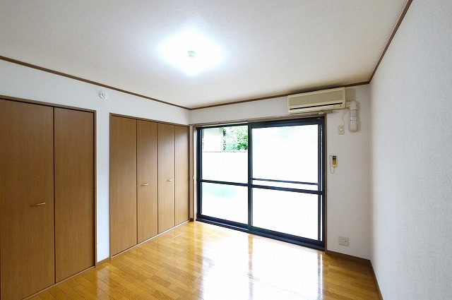 サニーハウスタムラの洋室|きれいな洋室です