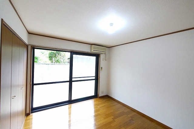 サニーハウスタムラの居間・リビング|ゆったり過ごせる居間です