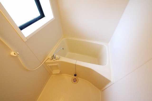 サニーハウスタムラの浴室|きれいなお風呂です