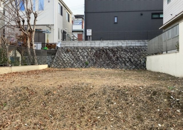 【外観】 | 土地探しをしていると都市計画区域という言葉を目にすると思います。法律によって、都道府県知事や国土交通大臣が指定するエリアのことを指しており、都市計画区域は市街化区域と市街化調整区域に分けられています。