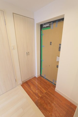 【玄関】 | プレジオ豊中 | ※同タイプの写真となり、実際のお部屋とは異なる場合があります