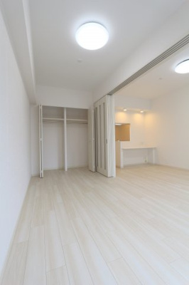 【洋室】 | プレジオ豊中 | ※同タイプの写真となり、実際のお部屋とは異なる場合があります