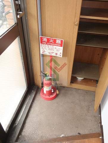 カルフール上宿の玄関