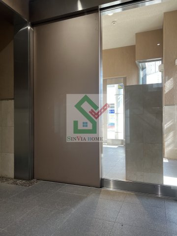 カルフール上宿のロビー