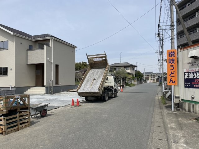 【前面道路含む現地写真】 | 寄居町富田　LiveleGarden.s　新築戸建　全2棟　1号棟 | 3/21撮影