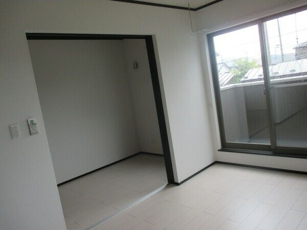 太鷲苑IIの洋室