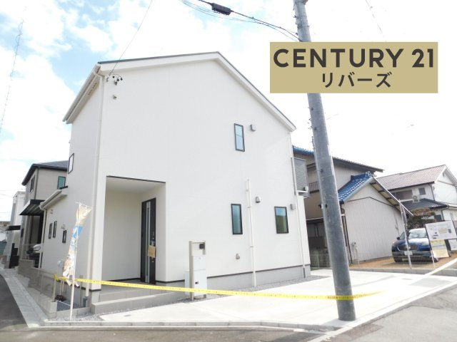 名古屋市中川区下之一色町字松蔭５丁目の新築一戸建の前面道路含む現地写真|◇長期優良住宅◇　　いつでもご案内致します！（お問合せ当日、平日、水曜、夜間でもＯＫ）　開放的な角地！　駐車２台ＯＫ♪　南面に人工芝の庭付き！　２階全居室６帖以上！　スーパー徒歩５分♪