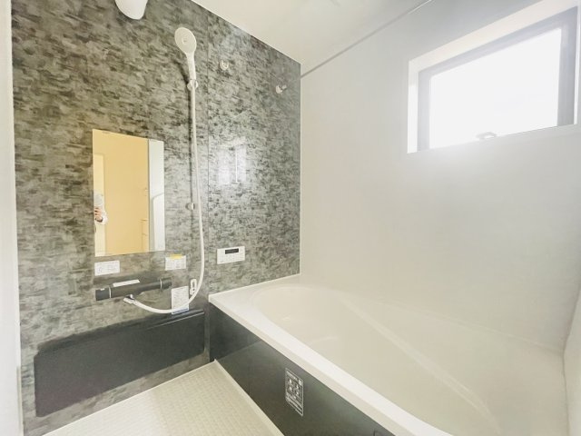 【浴室】 | 寄居町富田　LiveleGarden.s　新築戸建　全2棟　2号棟