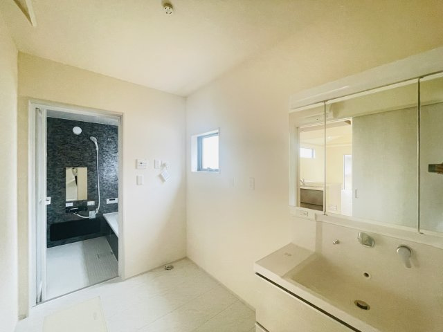 【脱衣所】 | 寄居町富田　LiveleGarden.s　新築戸建　全2棟　2号棟